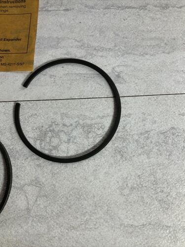 NOS Briggs and Stratton 498680 Standard Ring Set OEM (6922797777079)